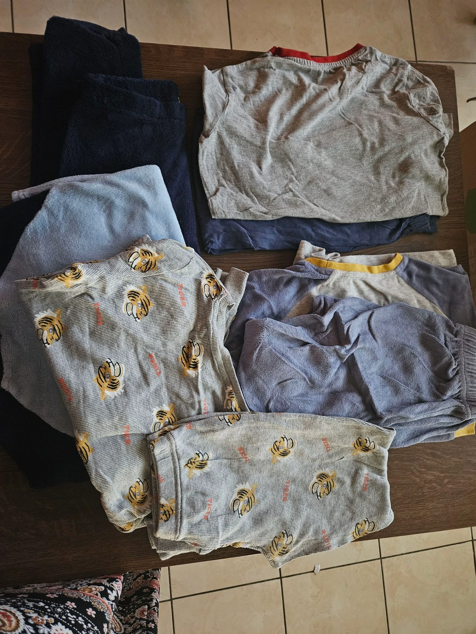 Clothing lot – photo 12
